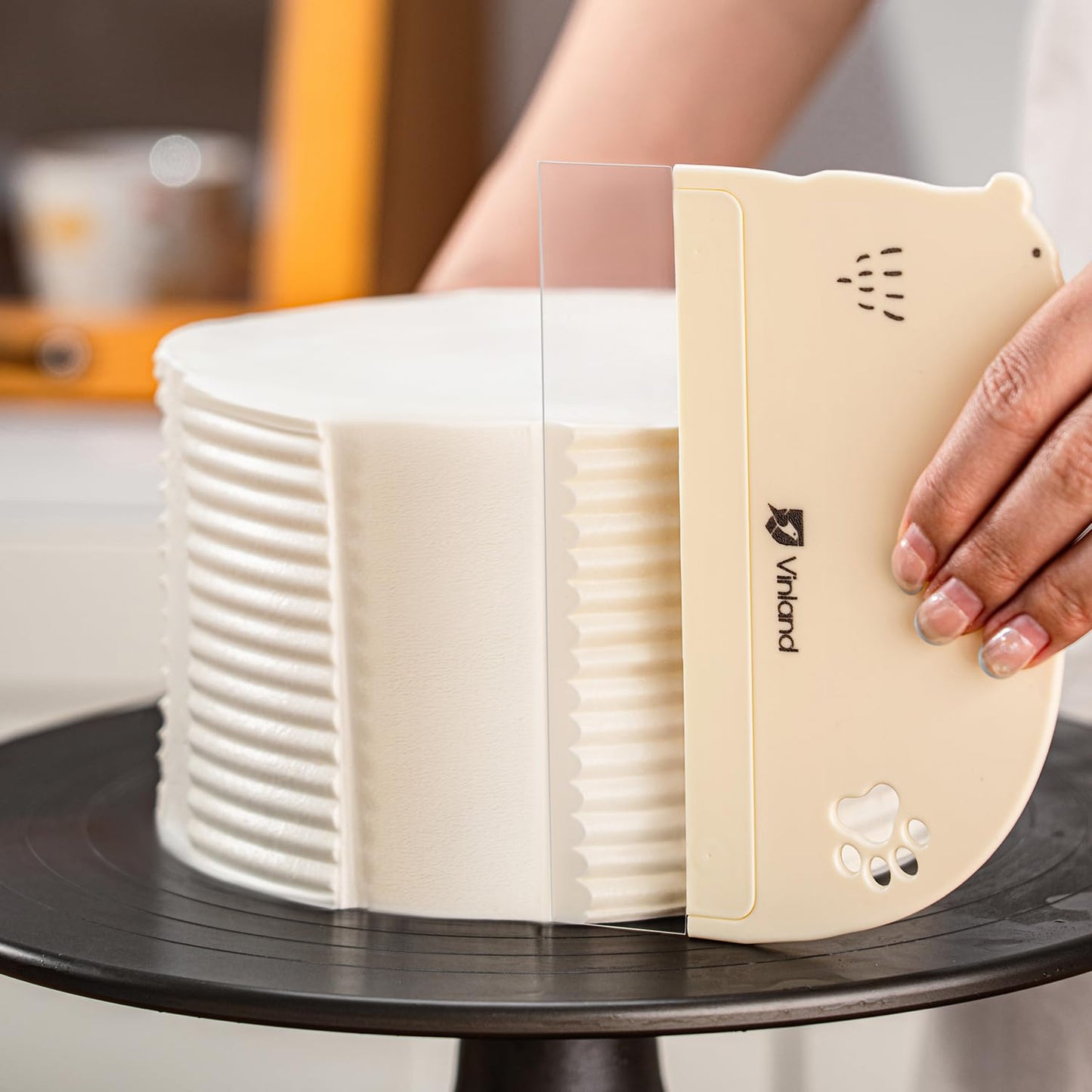 1 Pcs Food Grade Cake Scraper - cake decorating supplies -Transparent Flexible Plastic Cake Cream Smoother, Pastry Spatula for Bread & Cake Decorating (4 pcs Scrapers Included, Non-Installable)