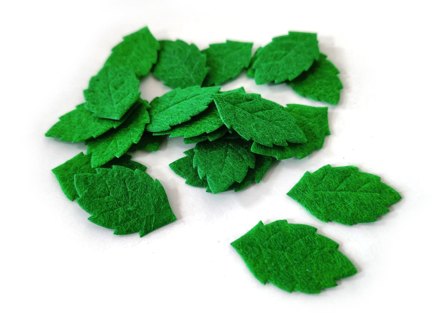 Pack of 120PCS Felt Green Leaf St. Patrick's Day Appliques/Craft