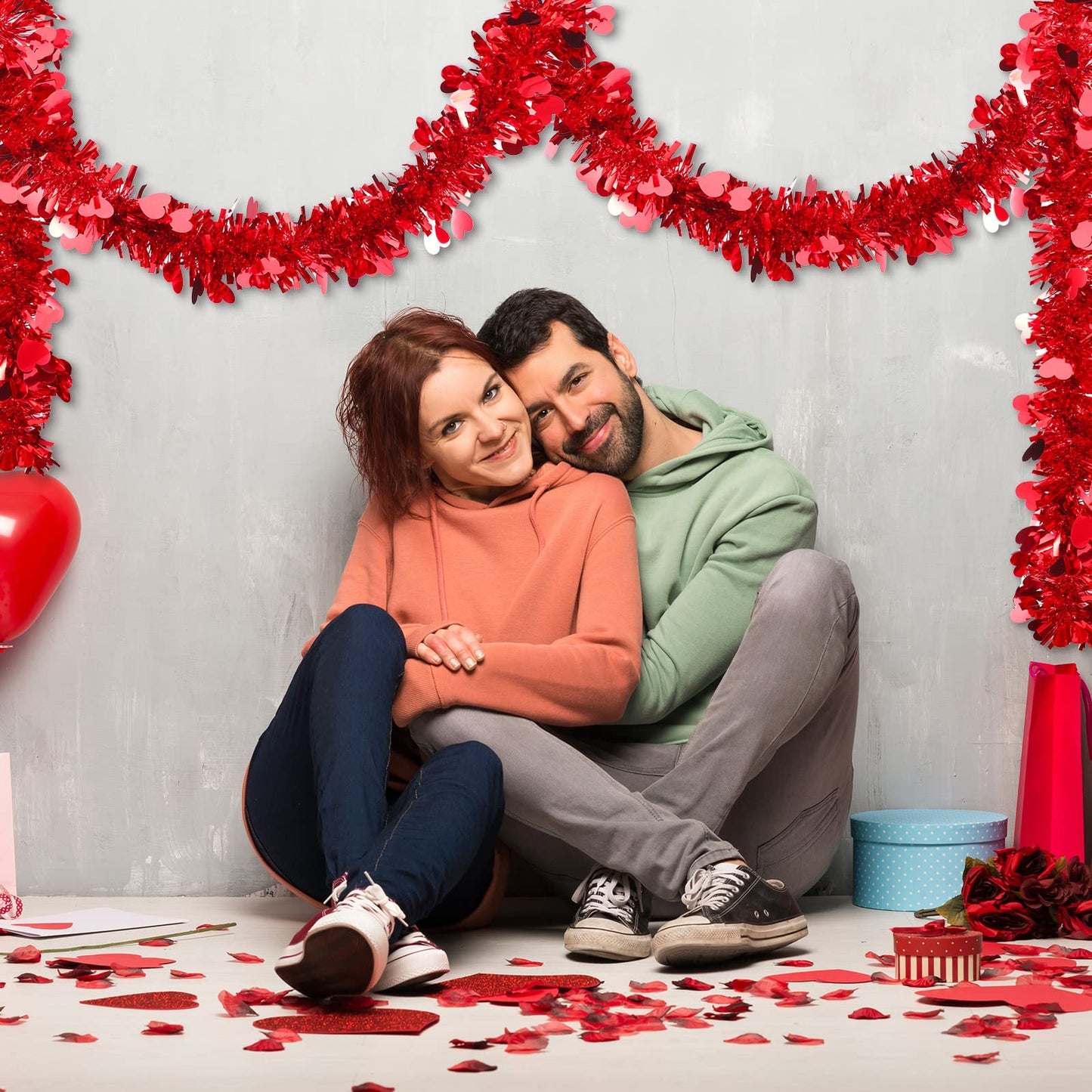 6 Pcs Valentine's Day Tinsel Garland Total 39ft Red and White Heart Metallic Garland Decor Valentines Heart Twist Tinsel for Mantle Wedding Party Decoration Supply