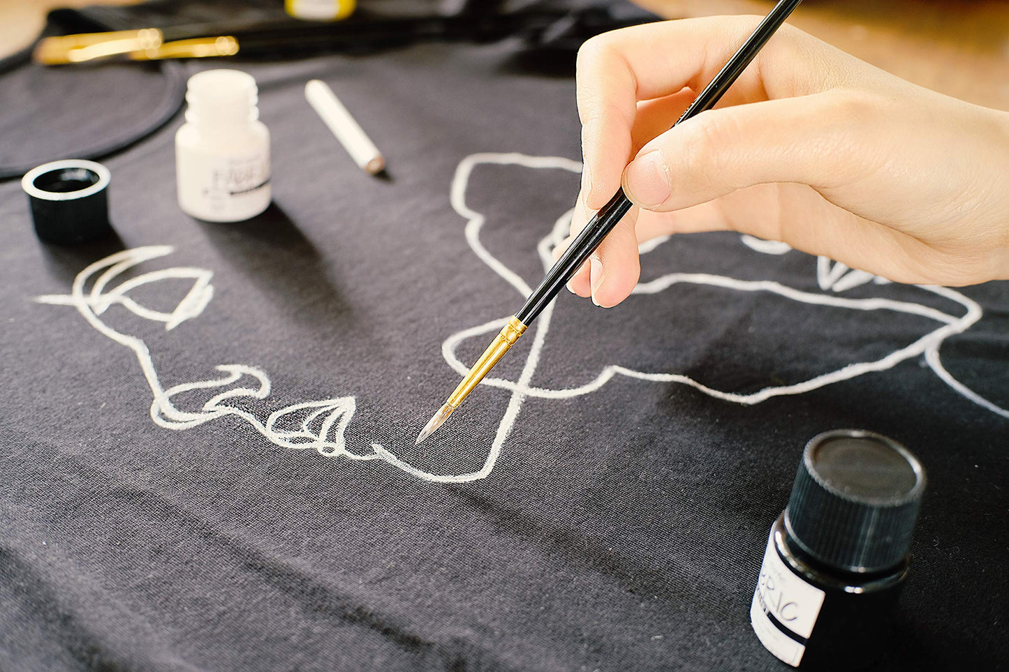 Permanent Fabric Paint Set 8 x 20ml Vivid Colours for Textile, Fabric, T-Shirt, Canvas, Wood, Ceramic, Glass