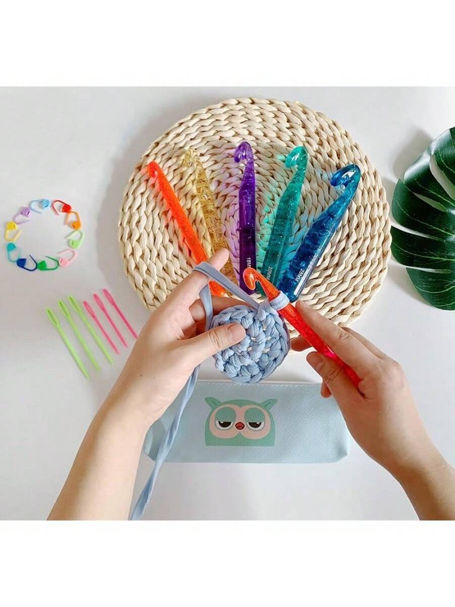 Crochet Hook Set (14 Sizes), Ergonomic Soft Grip Crochet Hooks with Case