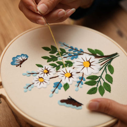 Embroidery Kit for Beginners,Cross Stitch Kits for Adults DIY Craft 3pcs Embroidery Pattern Needlework Fabric Embroidery Thread and Needles 1pcs Embroidery Hoop Adult Stitch Stuff Sewing Kit Gift