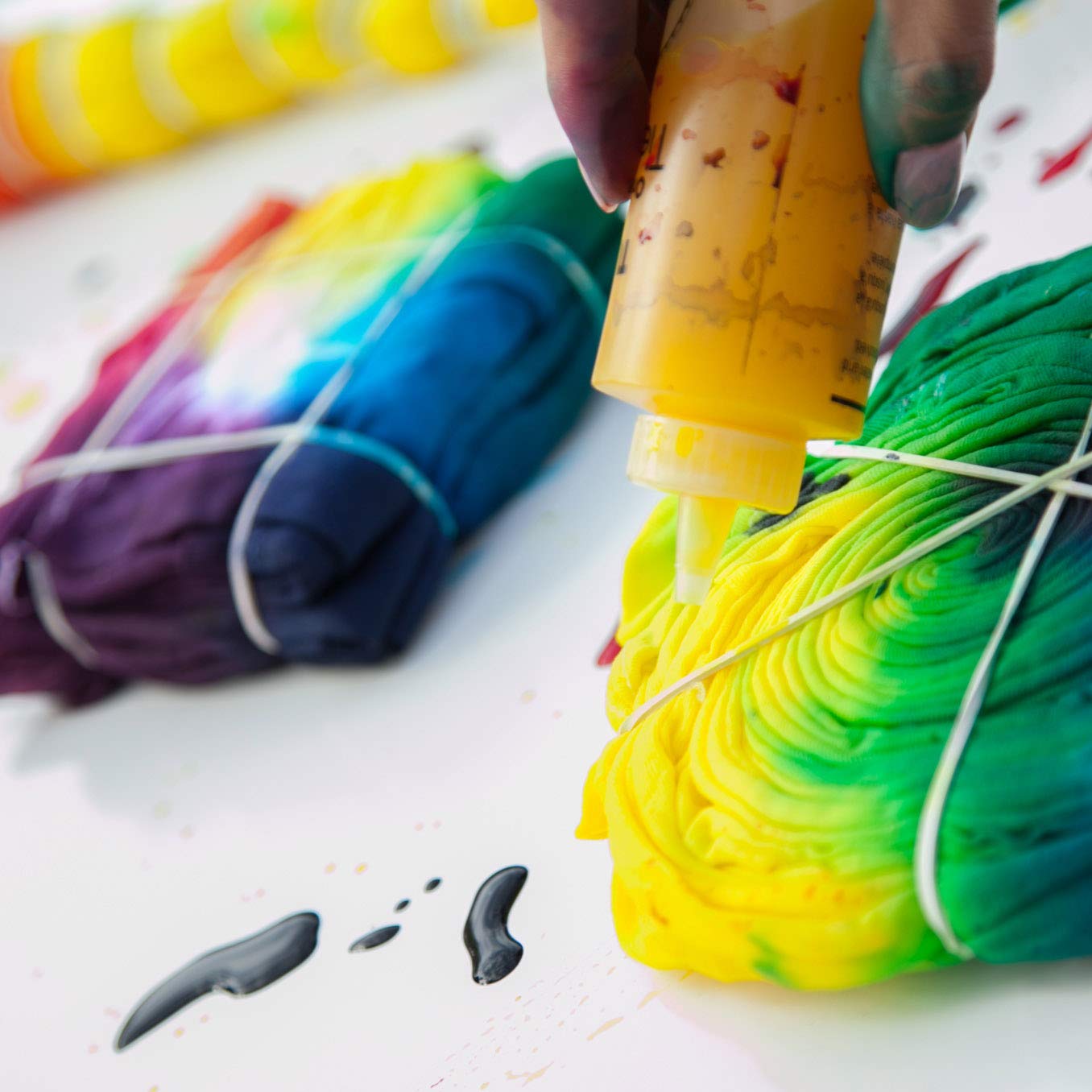 One-Step Tie-Dye Kit Party for 5, 15 Rainbow Colors for Fabric
