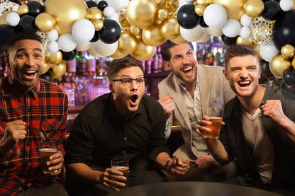 Black Gold White Balloon Arch Kit,137 Pcs Balloon Garland Kit Confetti Metallic with Balloons Tape for Wedding, Birthday,Graduation,New Years,Special Events Party Decoration