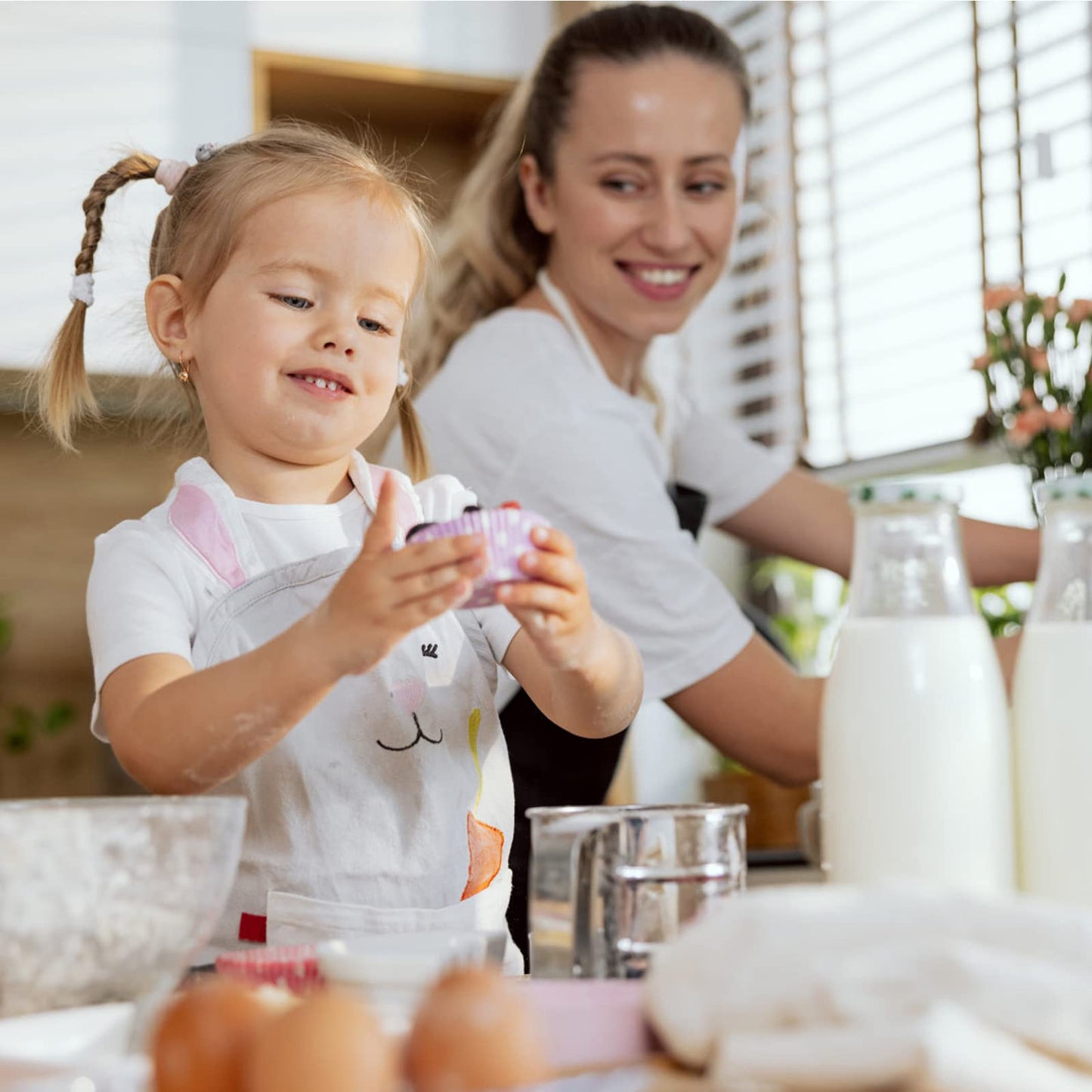 Piping Bags 100PCS & 16 Inches Tipless Piping Bags, Extra Thick Pastry Bags Disposable, Non-Slip Icing Piping Bags Disposable Design, Cake Decoration.