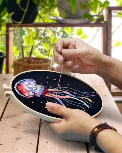 Embroidery Kit for Adults, 5 Sets Jellyfish Embroidery Kit for Beginners Include Embroidery Cloth Hoops Threads for Craft Lover Hand Stitch with Embroidery Skill Techniques