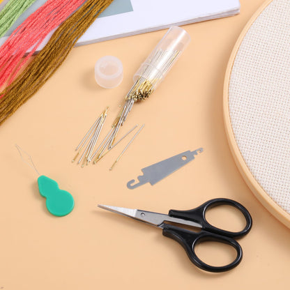 Cross Stitch Needles Size 26 Gauge Embroidery Hand Needles Sewing Needles, 100PCS Cross Stitch Needles + 2 Needle Threader in Transparent Box Large Eye Sewing Needles for Cross Stitching Supplies