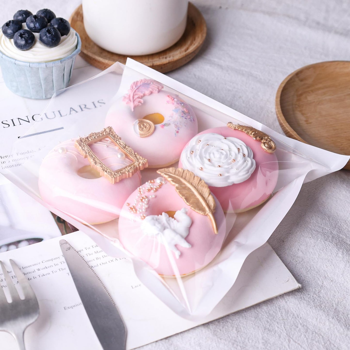 100PCS Heat-Sealable Cookie Bags with Window, 7.1"x7.5" Greaseproof Kraft Paper Bakery Bags for Donuts, Cookies, Bread, Sandwich Packaging