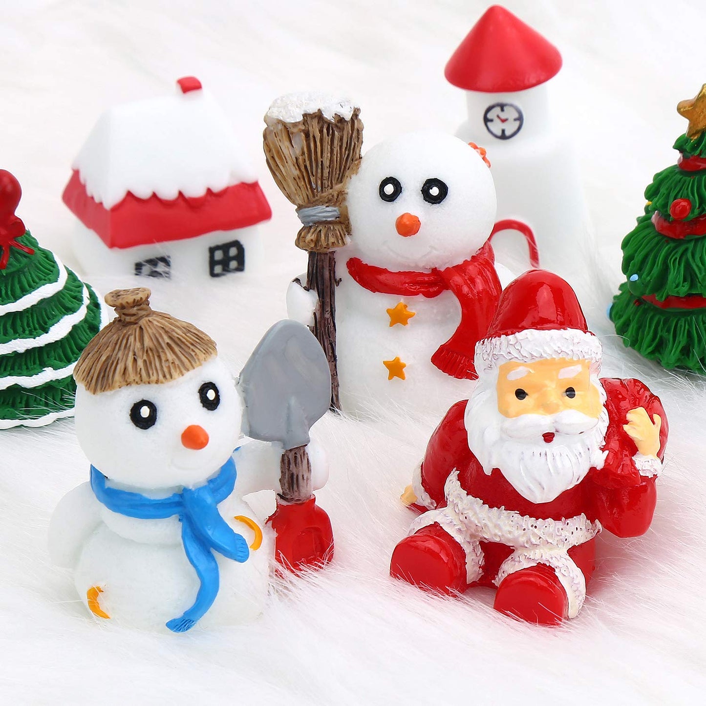 Christmas Miniature Figurines,30 Pcs Mini Crafts Resin Santa Claus Snowman Elk Ornaments Kit for DIY Christmas Fairy Garden and Snow Globes