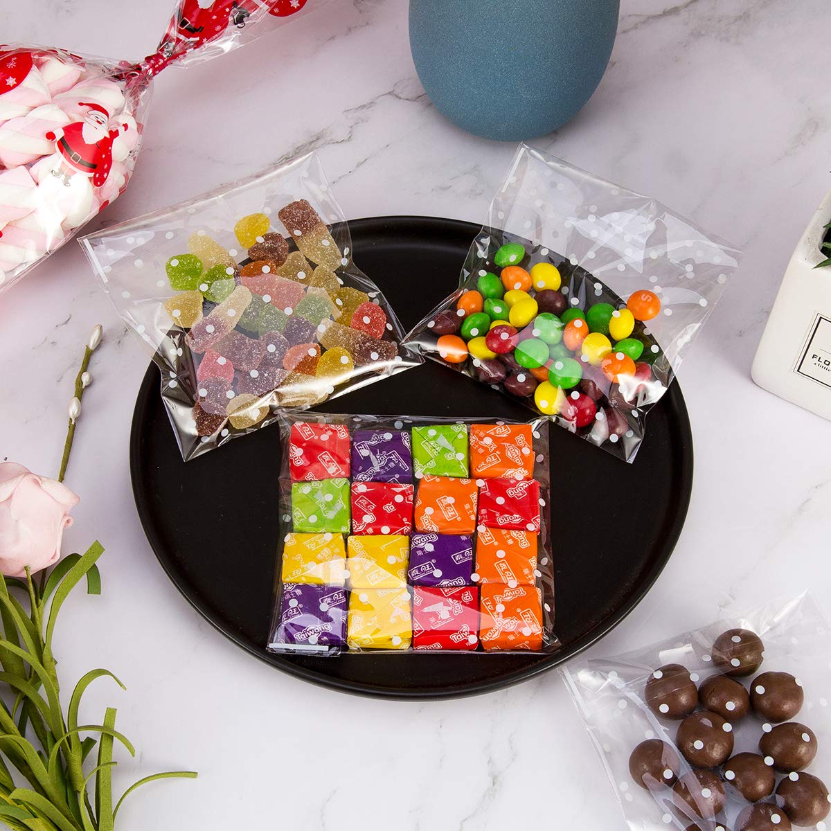 400PCS White Polka Dot Snowflake Treat Bags Self Adhesive Candy Cookie Bags Clear Cellophane Bags for Bakery Biscuit Chocolate Snacks Dessert Homemade Crafts Wedding Favors