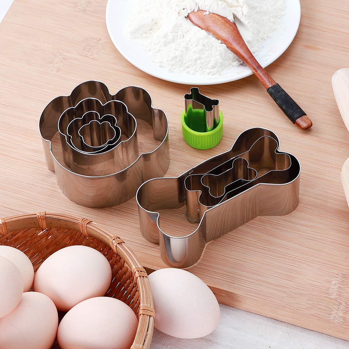 Dog Cookie Cutter Set - Dog Bone and Dog Paw Print Cookie Mold for Homemade Treats - Stainless Steel Cookie Cutter molds for Kids Suitable for Cakes and Cookies (Assorted Sizes)