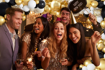 Black Gold White Balloon Arch Kit,137 Pcs Balloon Garland Kit Confetti Metallic with Balloons Tape for Wedding, Birthday,Graduation,New Years,Special Events Party Decoration