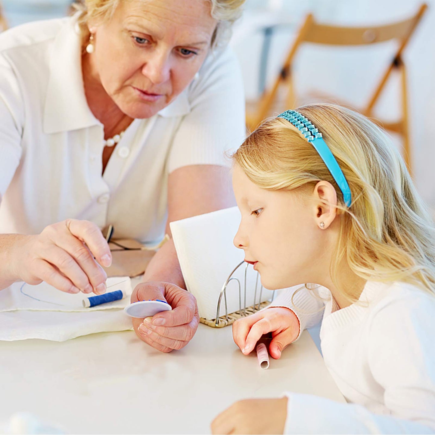 Embroidery Kit 215 Pcs,100 Colors Threads,5 Pcs Embroidery Hoops,3 Pcs Aida Cloth,40 Sewing Pins,Cross Stitch Tools and Embroidery Starter Kit for Adults and Kids Beginners