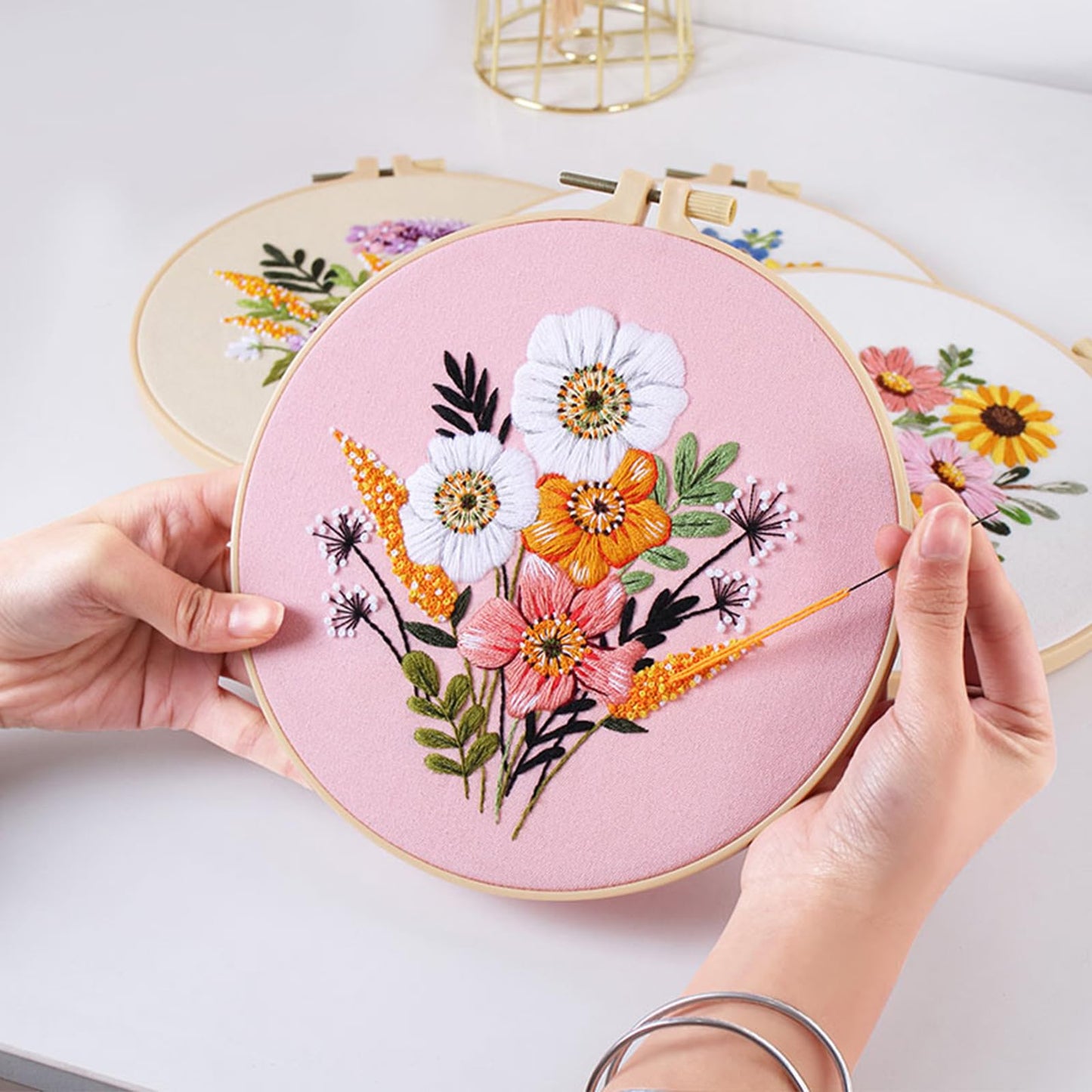 Flower Embroidery Kit for Beginners with Flower Pattern and Instructions,4 Pack Cross Stitch Kits,2 Wooden Embroidery Hoops,Threads and Needles,Needlepoint Kit for Adults