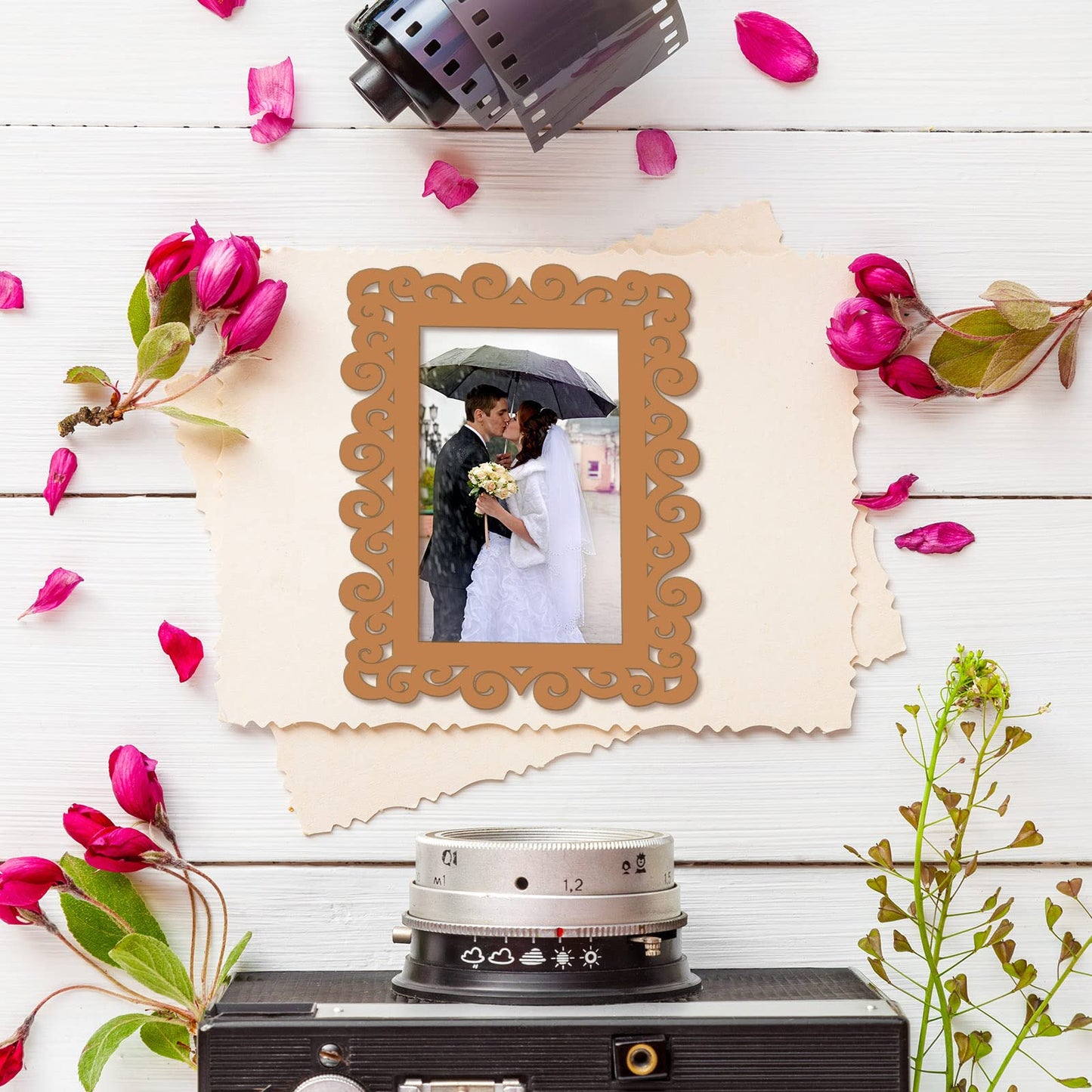 18 Pieces Wood Frames for Crafts Unfinished Wood DIY Picture Unfinished Picture Frames Ornament Craft with Ropes for DIY Christmas Tree Hanging Decor Photo Display 5.9 x 4.7 Inch