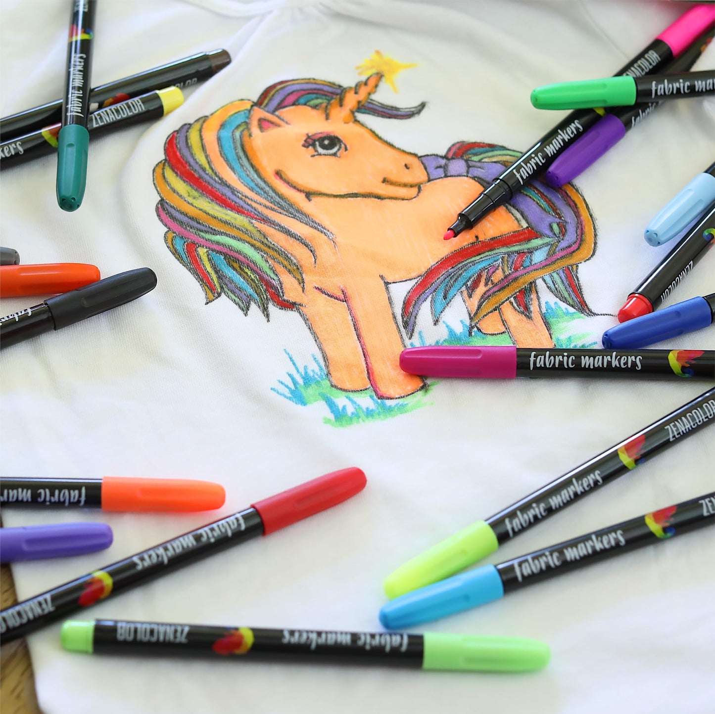 20 Fabric Markers Pens Set - Indelible and Permanent Fabric Paint Fine Point Textile Marker Pen