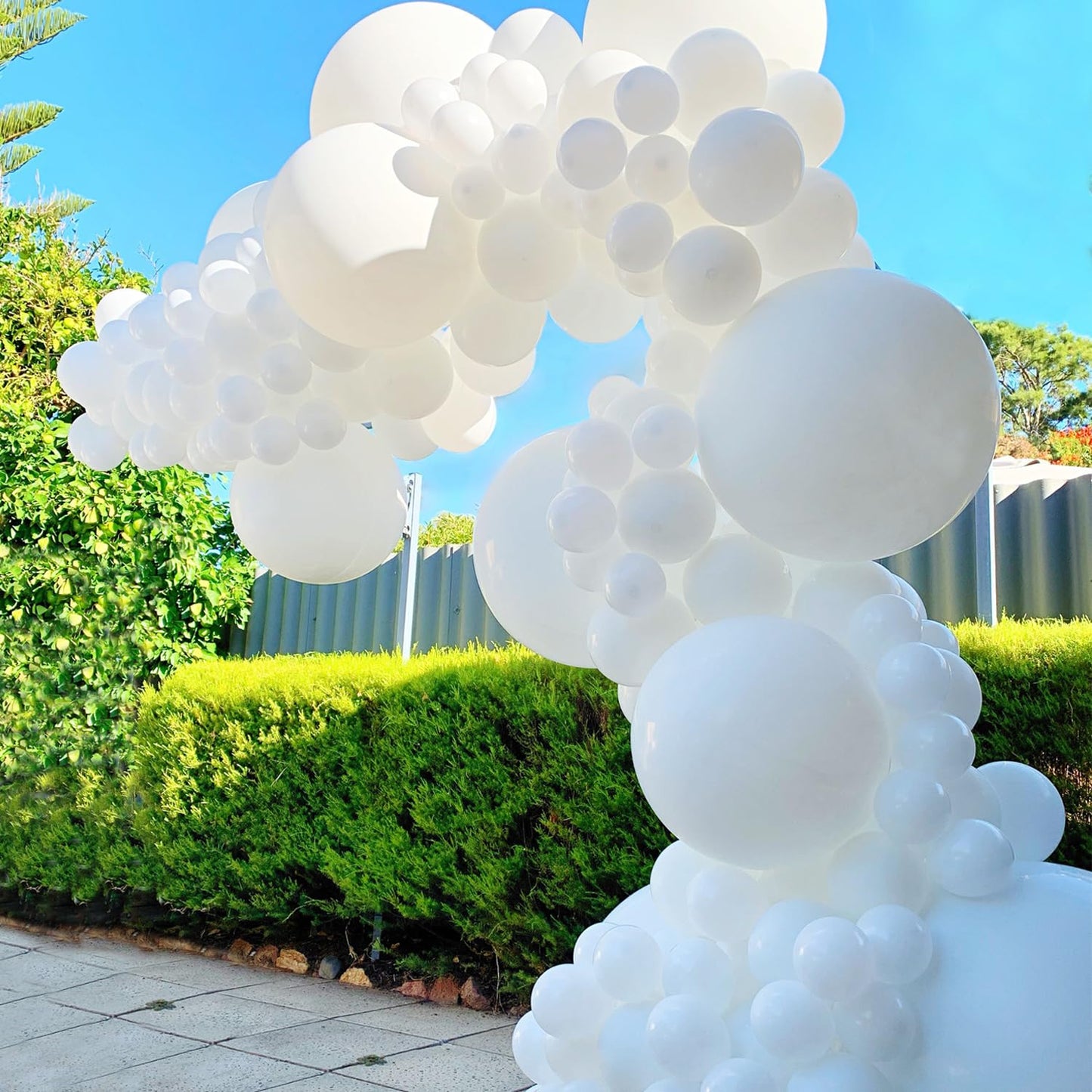 135pcs White Balloons Different Sizes 18" 12" 10" 5" Latex Balloon Garland Arch Kit for Boys Girls Birthday Baby Shower Wedding Anniversary Graduation Party Decorations