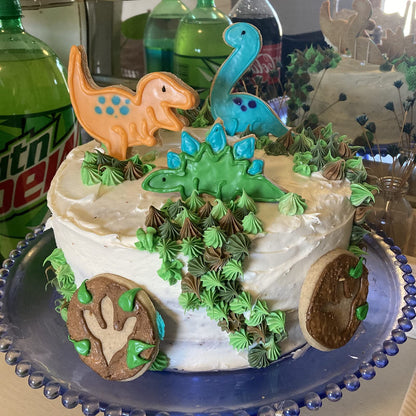 New Dinosaur Cookie Cutter Set-7 Piece-Footprint and Head, Tyrannosaurus(T-Rex), Brontosaurs, Spinosaurus, Triceratops, Pterodactyl, Baking Mold for Kids Dinosaur Birthday Party