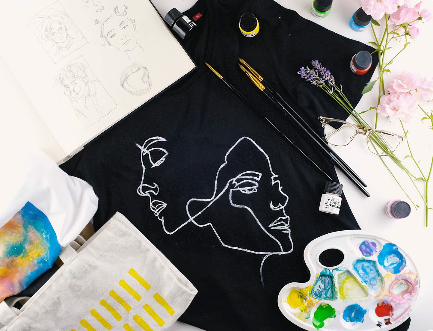 Permanent Fabric Paint Set 8 x 20ml Vivid Colours for Textile, Fabric, T-Shirt, Canvas, Wood, Ceramic, Glass