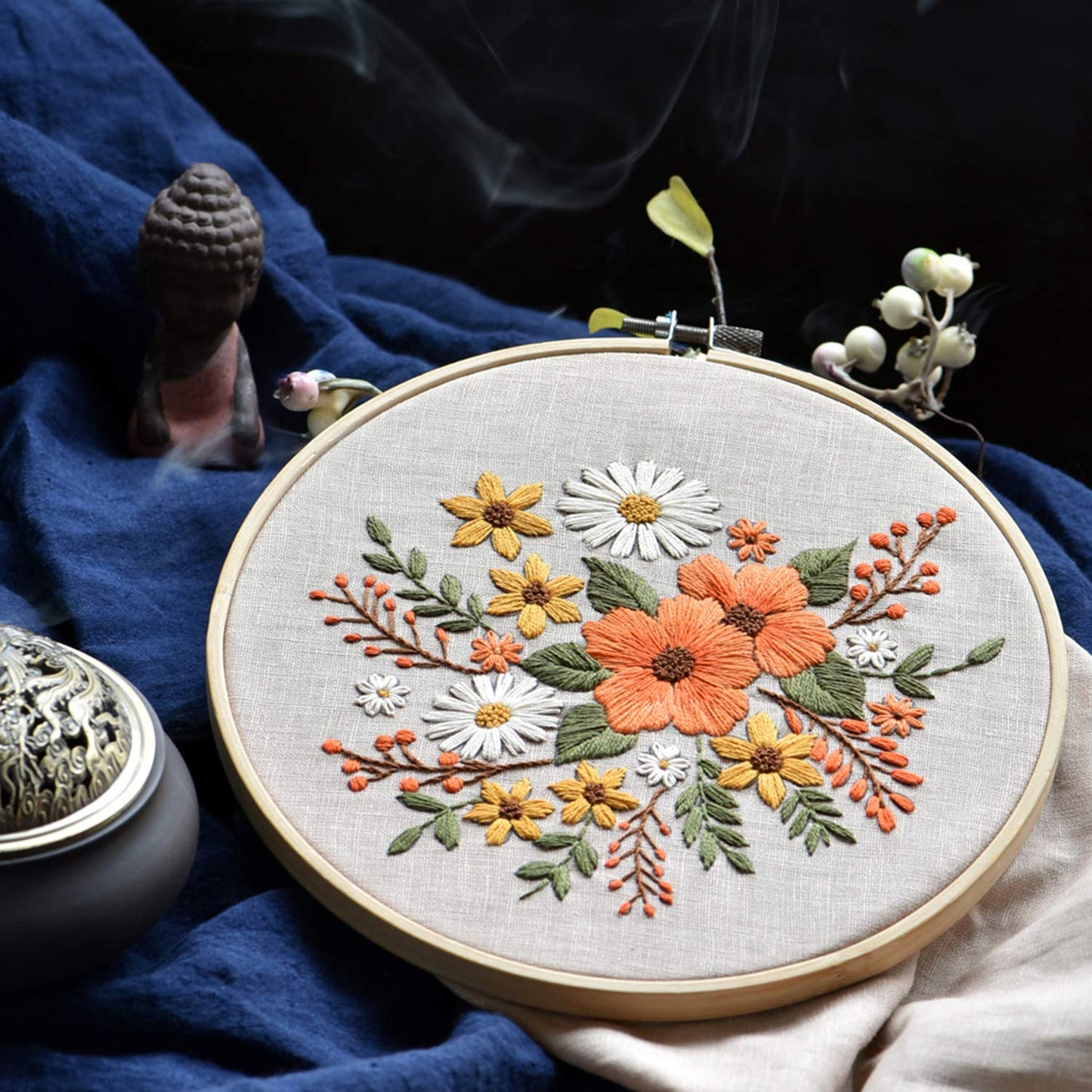 2 Sets Full Range Embroidery Starter Kit with Pattern and Instructions Cross Stitch Kit Includes 2 Pcs Embroidery Clothes with Floral Pattern, 1 Pcs Plastic Embroidery Hoops, 1 Pcs Scissor