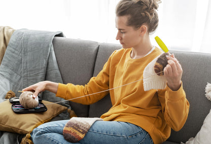 5PCS Crochet Hook Grips Set Ergonomic Crochet Hook Handle Multi-Size Ergonomic Crochet Hook Handle Attachment - Fits 2mm to 10mm Hooks