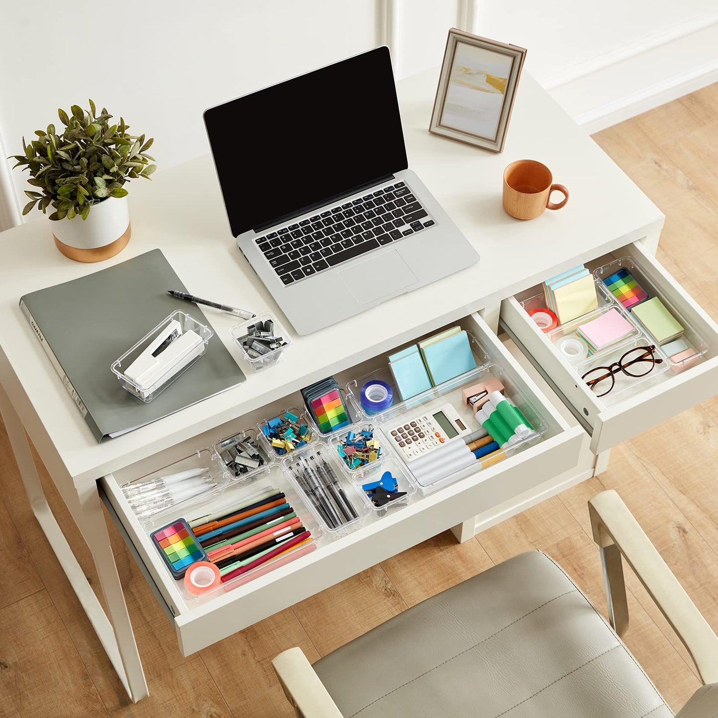 Drawer Organizer 25PCS, 4 Sizes Clear Plastic Desk Drawer Dividers, Storage Separation Bins for Make Up, Kitchen Utensils, Vanity Accessories in Office/Bathroom/Bedroom Organization