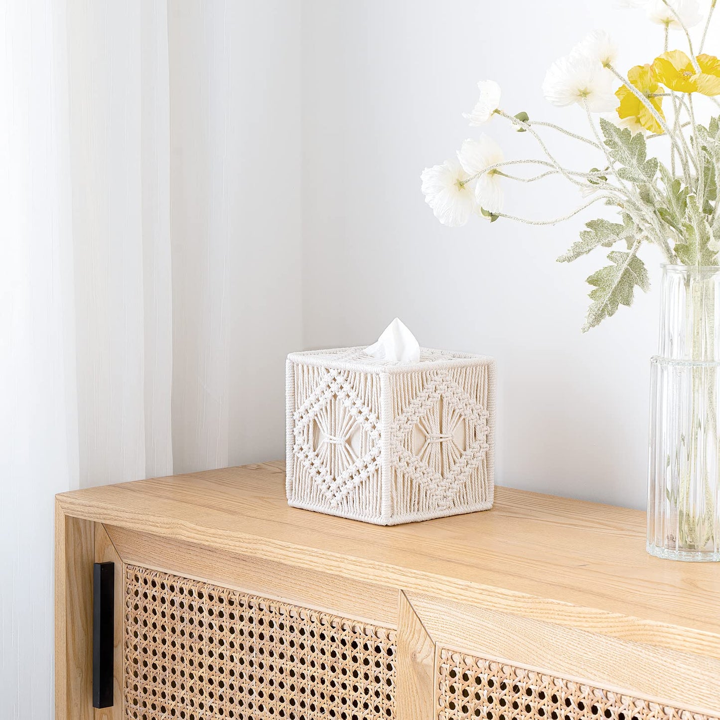 Tissue Box Cover Macrame Square Open-Bottom Tissue Box Holder Boho Decor Tissue Organizer Bohemian Handmade Woven Tissue Cube Box for Bathroom Bedroom Dresser Living Room Office Dorm